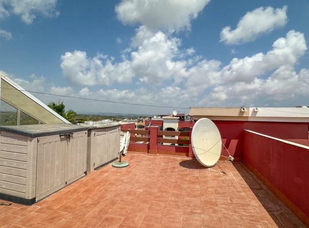 Återförsäljning - Villa - Orihuela - Punta Prima