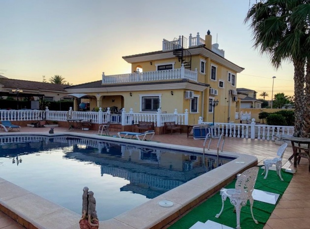 Wiederverkauf - Villa - Orihuela - Los Balcones