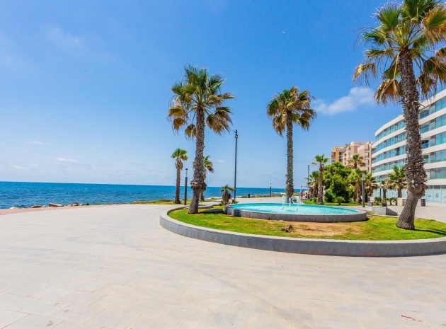 Återförsäljning - Lägenhet - Torrevieja - Beachside Torrevieja