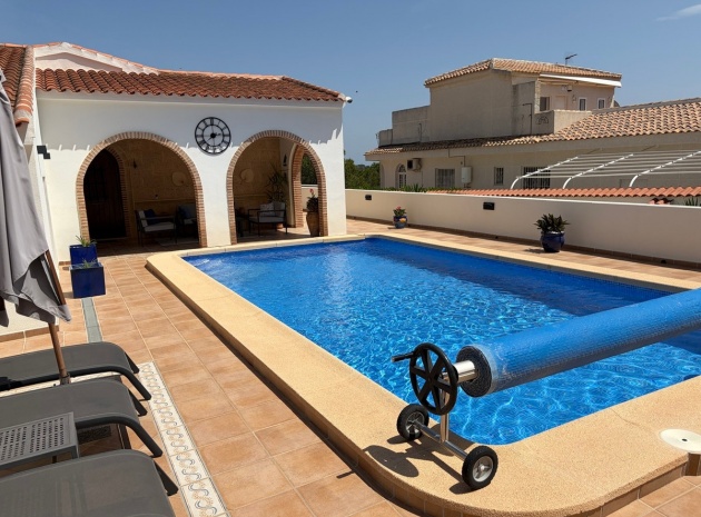 Återförsäljning - Villa - Pilar de la Horadada - Pinar De Campoverde