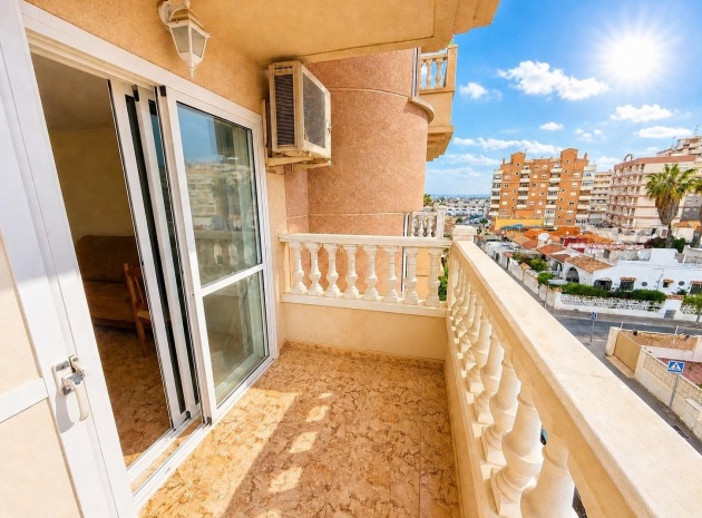 Återförsäljning - Lägenhet - Torrevieja - Nueva Torrevieja