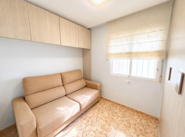 Återförsäljning - Lägenhet - Torrevieja - Nueva Torrevieja