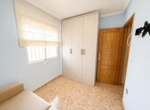 Återförsäljning - Lägenhet - Torrevieja - Nueva Torrevieja