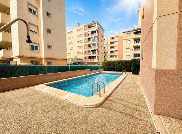 Återförsäljning - Lägenhet - Torrevieja - Nueva Torrevieja