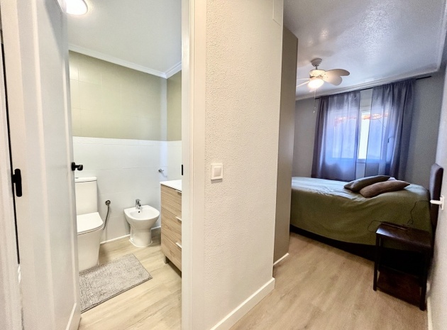 Wiederverkauf - Wohnung - Torrevieja - Torrevieja Centro