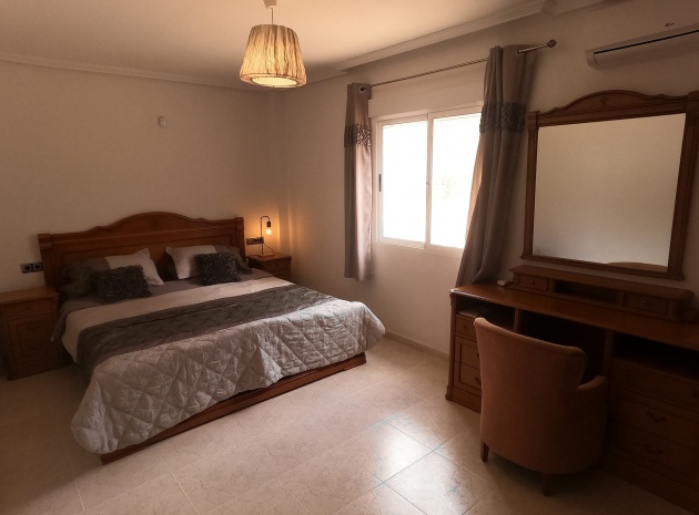 Resale - Villa - Algorfa