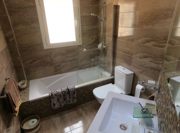 Resale - Villa - Algorfa