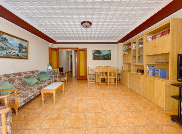 Resale - Apartment - Torrevieja - Torrevieja Centro