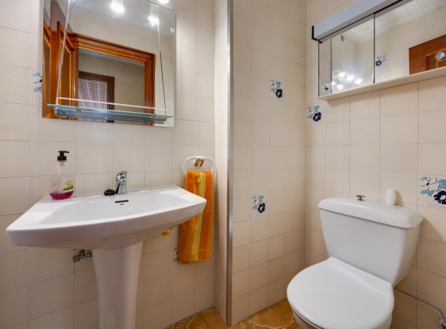 Resale - Apartment - Torrevieja - Torrevieja Centro