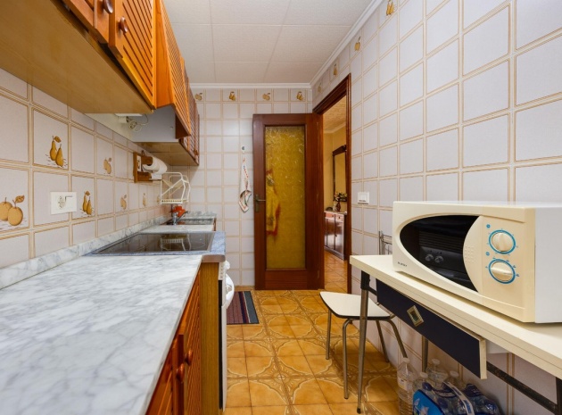 Resale - Apartment - Torrevieja - Torrevieja Centro