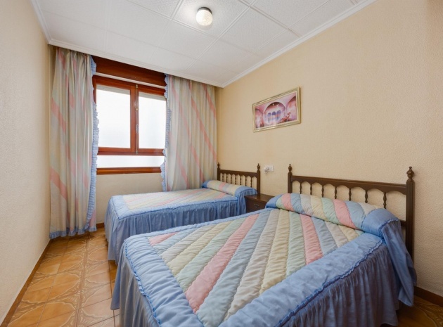 Resale - Apartment - Torrevieja - Torrevieja Centro