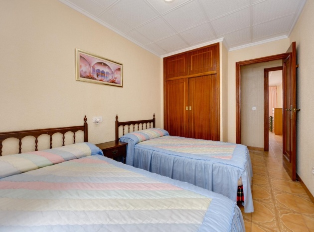 Resale - Apartment - Torrevieja - Torrevieja Centro