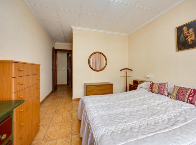 Resale - Apartment - Torrevieja - Torrevieja Centro