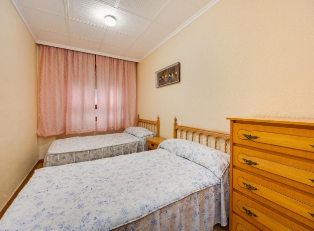 Resale - Apartment - Torrevieja - Torrevieja Centro