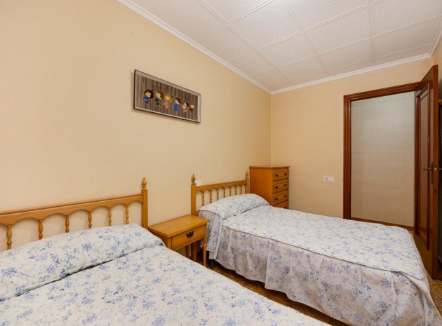 Resale - Apartment - Torrevieja - Torrevieja Centro