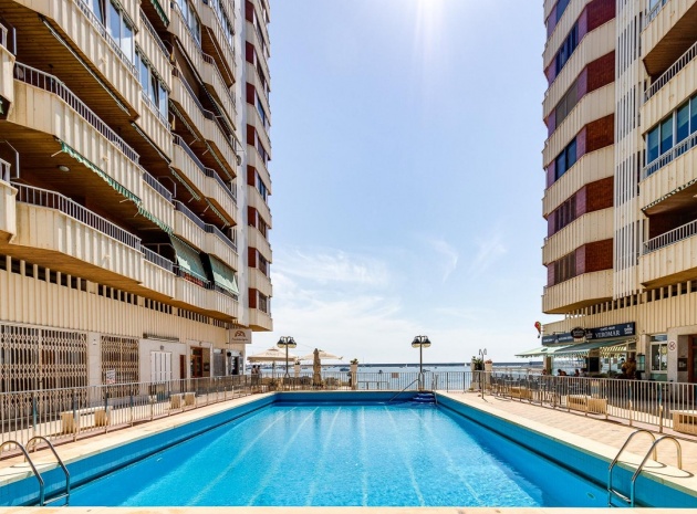 Resale - Apartment - Torrevieja - Torrevieja Centro