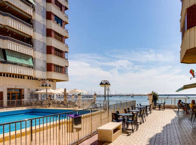 Resale - Apartment - Torrevieja - Torrevieja Centro