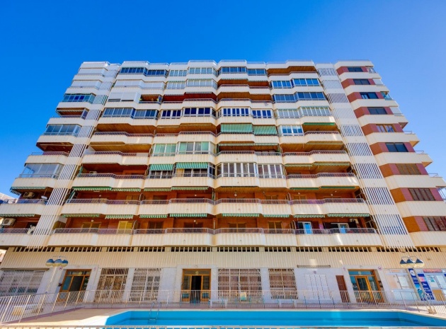 Resale - Apartment - Torrevieja - Torrevieja Centro