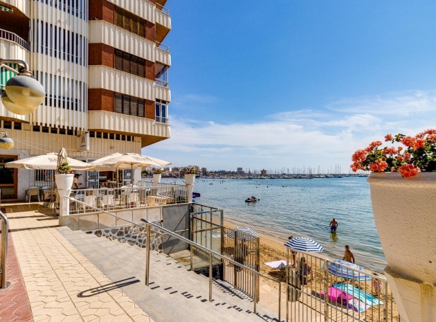 Resale - Apartment - Torrevieja - Torrevieja Centro
