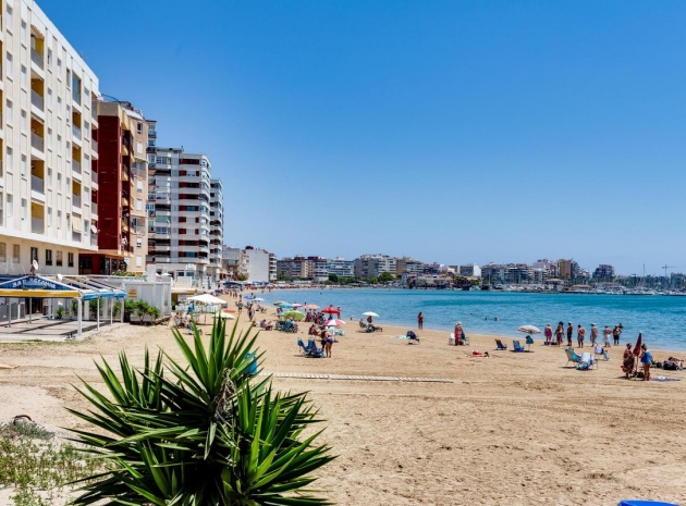 Resale - Apartment - Torrevieja - Torrevieja Centro
