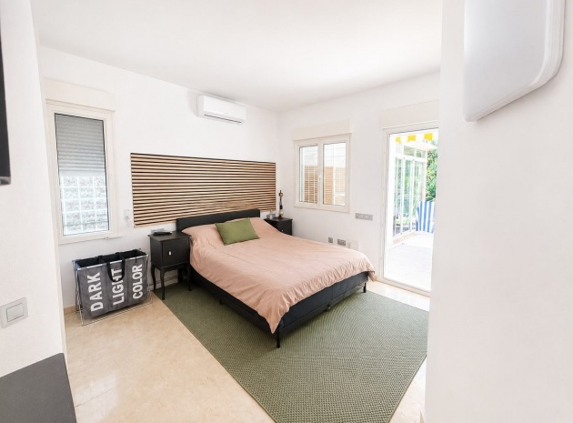 Återförsäljning - Villa - Orihuela - Villamartin