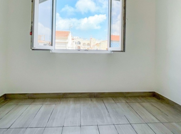 Wiederverkauf - Wohnung - Torrevieja - Torrevieja Centro