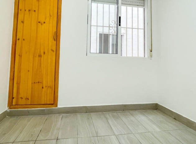 Wiederverkauf - Wohnung - Torrevieja - Torrevieja Centro