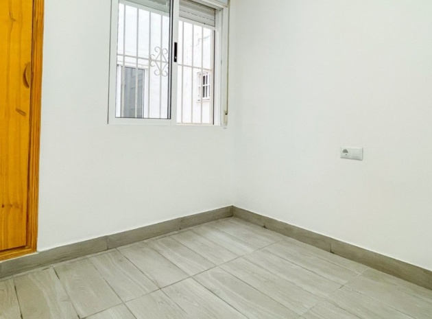 Wiederverkauf - Wohnung - Torrevieja - Torrevieja Centro