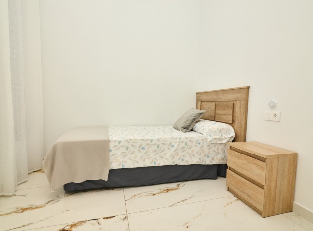 Återförsäljning - Lägenhet - Torrevieja - Torrevieja Centro