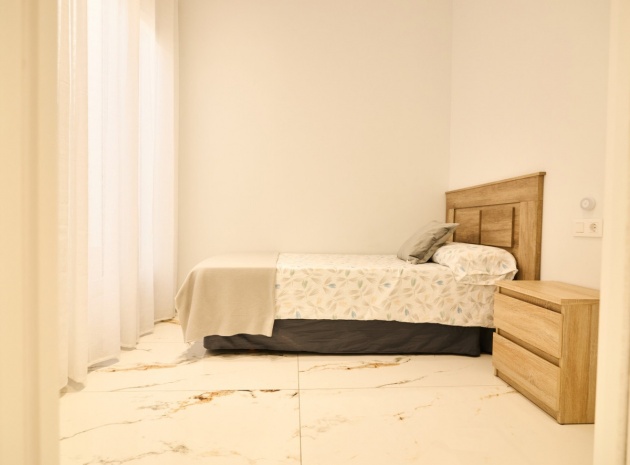 Återförsäljning - Lägenhet - Torrevieja - Torrevieja Centro