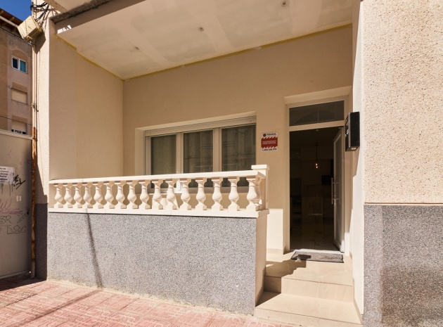 Återförsäljning - Lägenhet - Torrevieja - Torrevieja Centro