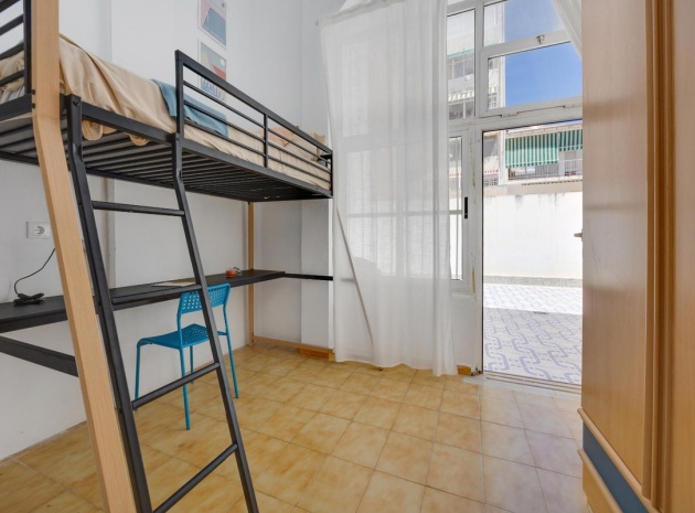 Återförsäljning - Lägenhet - Torrevieja - Playa Del Cura