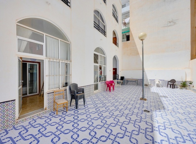 Återförsäljning - Lägenhet - Torrevieja - Playa Del Cura