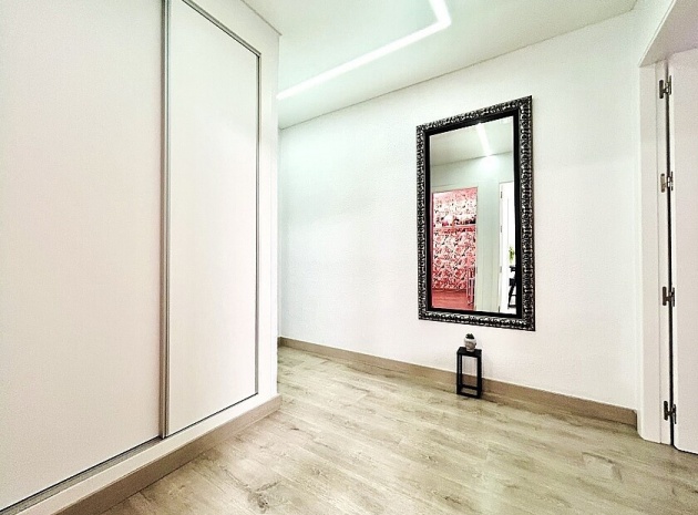 Wiederverkauf - Wohnung - Torrevieja - Torrevieja Centro