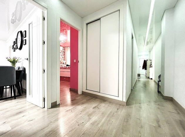 Wiederverkauf - Wohnung - Torrevieja - Torrevieja Centro