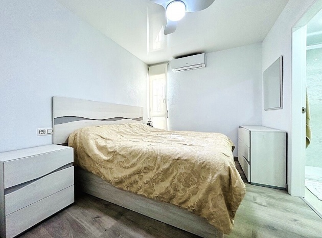 Wiederverkauf - Wohnung - Torrevieja - Torrevieja Centro