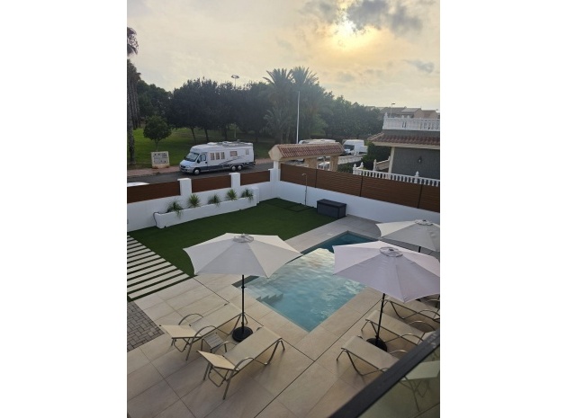 Återförsäljning - Villa - Orihuela - Los Altos