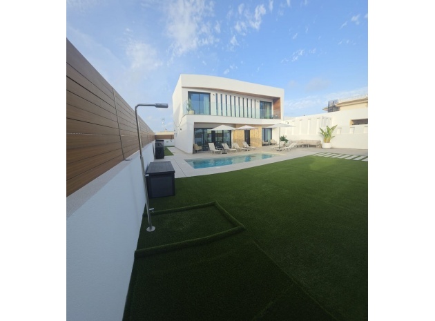 Återförsäljning - Villa - Orihuela - Los Altos
