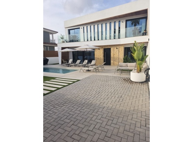 Återförsäljning - Villa - Orihuela - Los Altos