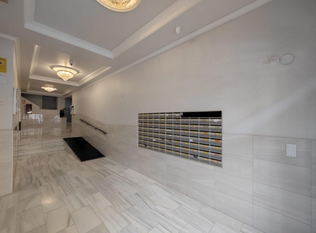 Wiederverkauf - Wohnung - Torrevieja - Torrevieja Centro