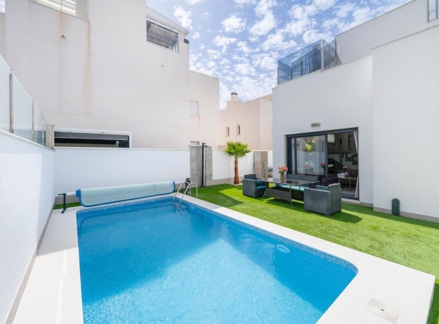 Wiederverkauf - Villa - Torrevieja - Aguas Nuevas