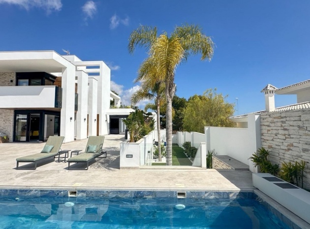 Återförsäljning - Villa - Orihuela - Orihuela Costa