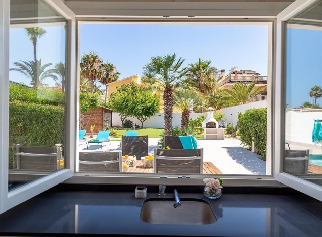 Återförsäljning - Villa - Orihuela - Playa Flamenca