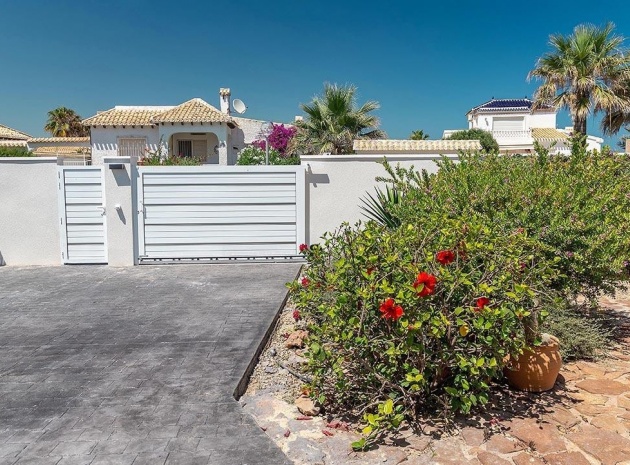 Återförsäljning - Villa - Orihuela - Playa Flamenca