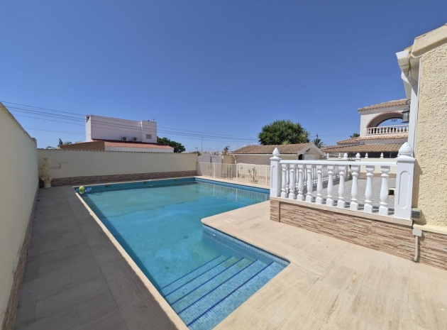 Wiederverkauf - Villa - Orihuela - Orihuela Costa