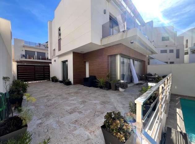 Wiederverkauf - Villa - Orihuela - Orihuela Costa