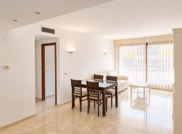Resale - Apartment - Punta Prima - la entrada