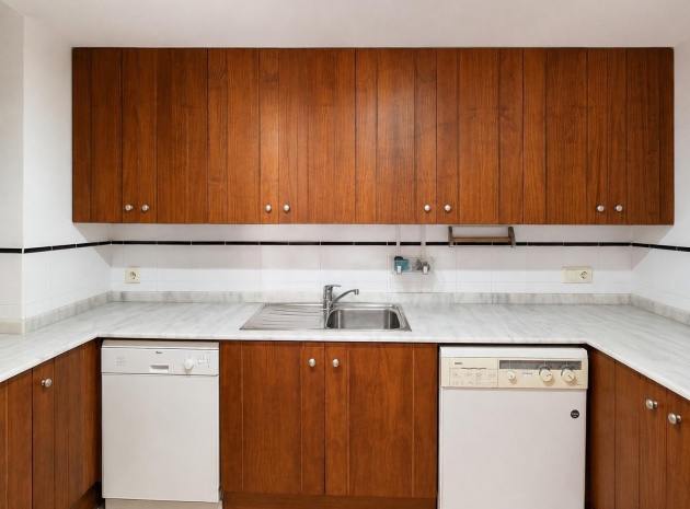 Resale - Apartment - Punta Prima - la entrada