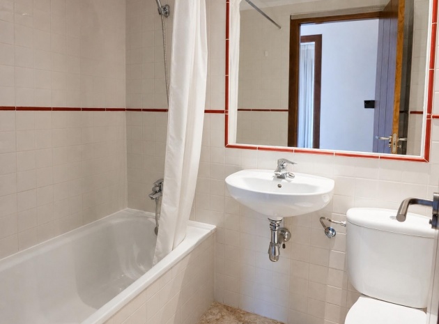 Resale - Apartment - Punta Prima - la entrada