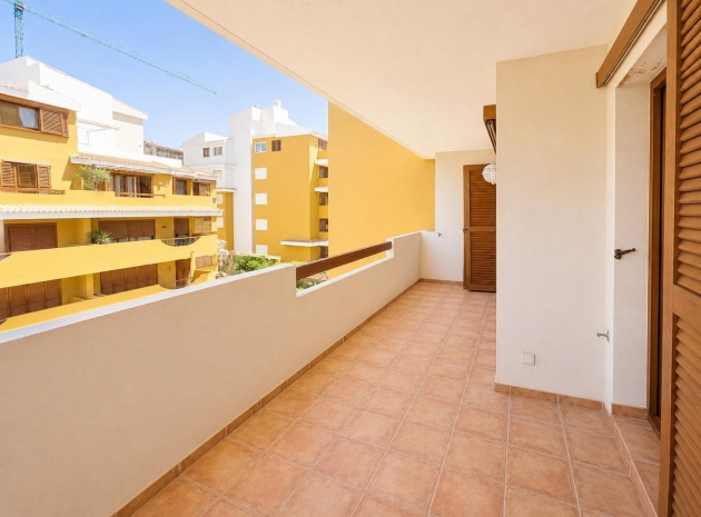 Resale - Apartment - Punta Prima - la entrada